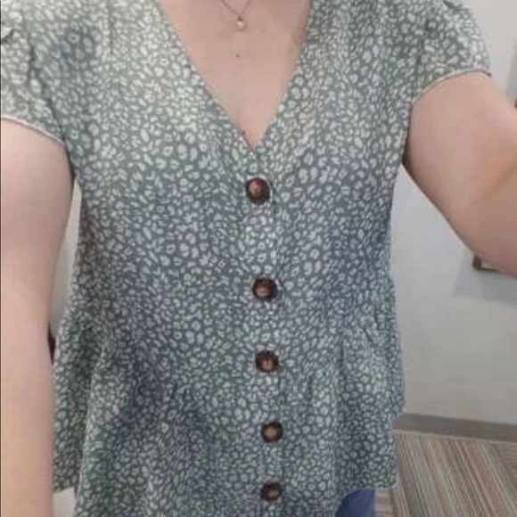 Leopard Print Buttoned Peplum Top in Green - Picture 4 of 4